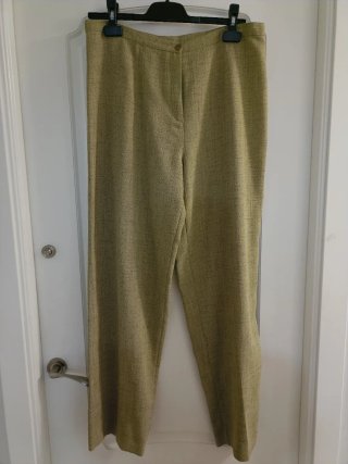 Traje de chaqueta y pantalón verde