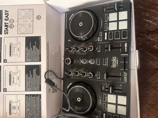 Controlador DJ Hercules DJUCED Negro