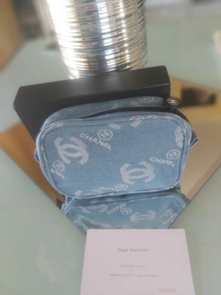 Pochette Chanel CC Denim  linea beauty  gif vip