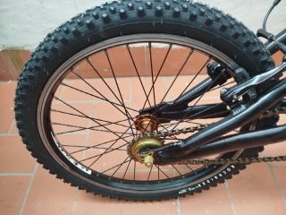 Bicicleta BMX Monty Negra y Dorada