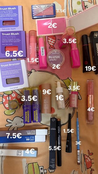 Maquillaje variado