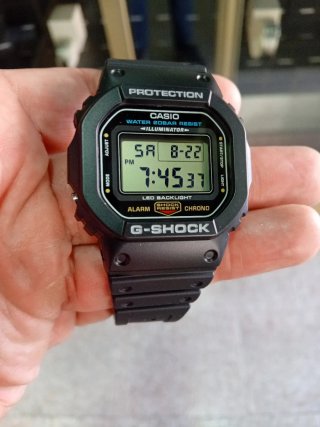 CASIO G-SHOCK DW-5600UE-1ER/ oferta flash