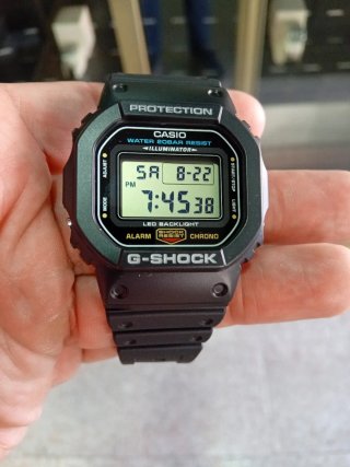 CASIO G-SHOCK DW-5600UE-1ER/ oferta flash