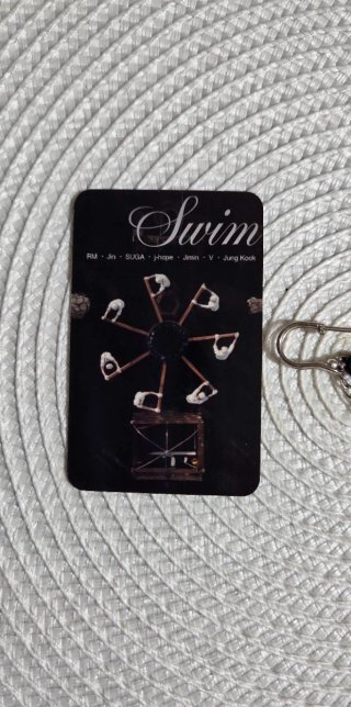 Llavero imperdible BTS