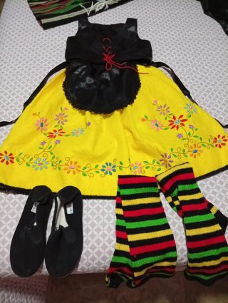Traje Manchega Hecho a Mano para niña de 3 a 4 año