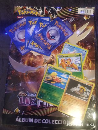 Cromos y Carpetas PoKemo + Fantasy Riders (Panini)