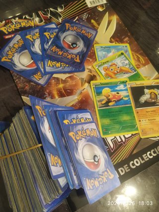 Cromos y Carpetas PoKemo + Fantasy Riders (Panini)