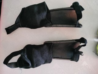 Botas de fútbol y espinilleras