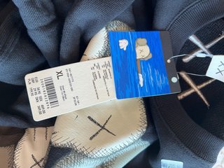 Sudadera Uniqlo Kaws XL Negra