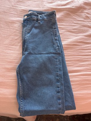 Pantalón vaquero Bershka azul