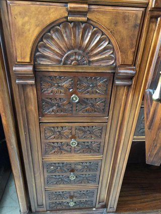 Mueble Antiguo Madera Maciza Tallada