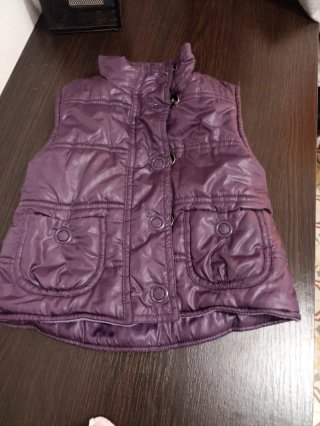 Chaleco morado acolchado