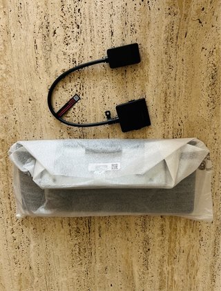Soporte TV Samsung TQ77S95C + Cable One Connect