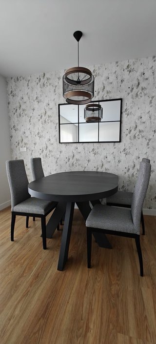 Mesa comedor redonda y 4 sillas