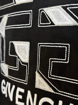 Camiseta Givenchy Negra Logo Cuadrado