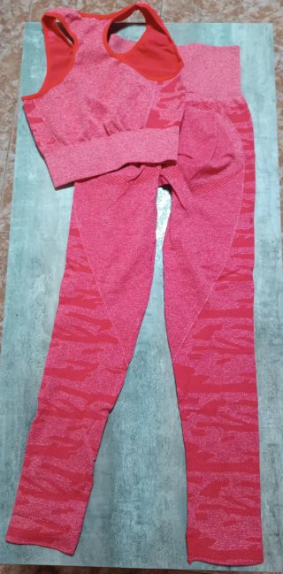 Conjuntos deportivos mujer gris,rojo y negro