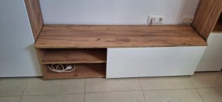 Mueble TV salón madera y blanco