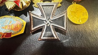 Lote Insignias Militares Rusas y Nazis