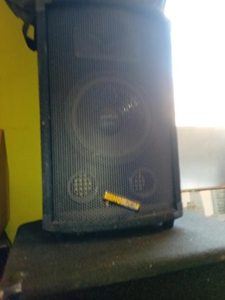 Altavoces negros
