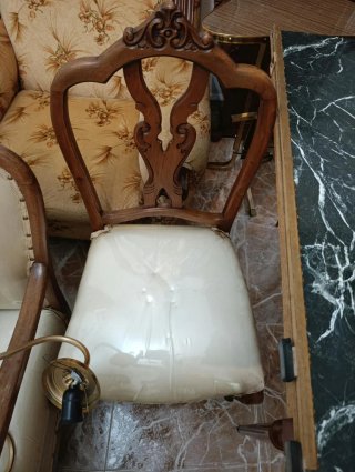 Dormitorio Clásico de Madera Maciza