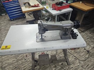 Máquina de coser Consew triple arrastre