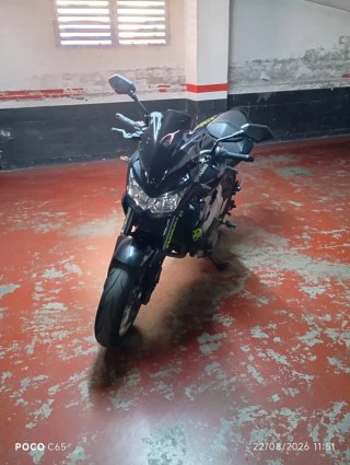 Kawasaki Z750 Negra y Verde