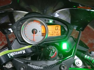 Kawasaki Z750 Negra y Verde