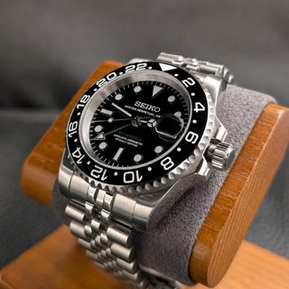 Seiko Mod GMT Bruce Wayne NH34 Automático 40 mm