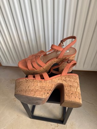 Sandalias cuña alta naranja