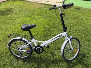 Bicicleta plegable blanca