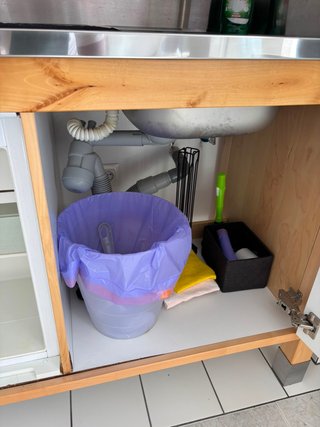 Cocina armario completa: nevera, vitro y lavabo