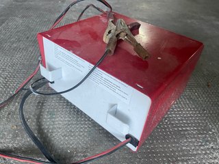 Cargador Baterías Ferve F-903 12V 5A