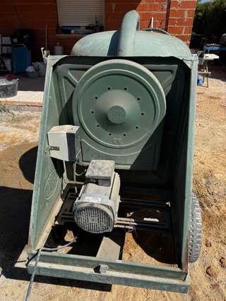 Hormigonera Umacon 300L Motor nuevo