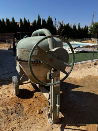 Hormigonera Umacon 300L Motor nuevo