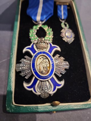 Medalla Militar al Mérito Antigua