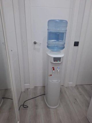 Fuente de agua fría y caliente