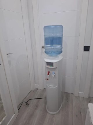 Fuente de agua fría y caliente