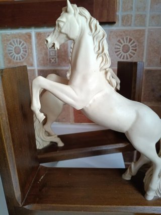 Figura caballo blanco