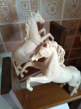 Figura caballo blanco
