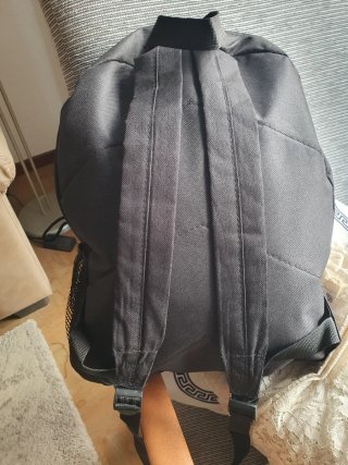 Mochila mediana negra