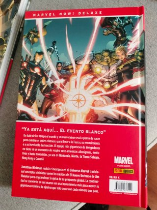 LOS VENGADORES DE JONATHAN HICKMAN 01 y 02
