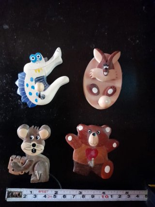 Colgadores de madera decorativos