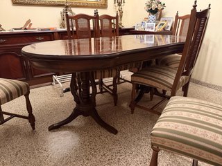 Mesa de comedor y 4 sillas