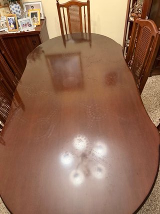 Mesa de comedor y 4 sillas