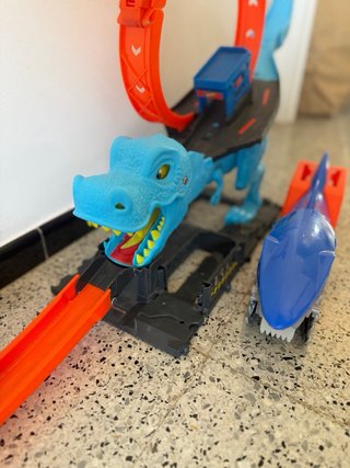 Pista Hotwheels Dinosaurio Tiburón