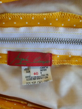 Bata flamenca amarilla con lunares