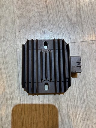Regulador Corriente Suzuki 125/200