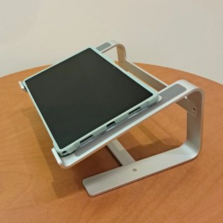Soporte MACALLY en aluminio para portátil o tablet