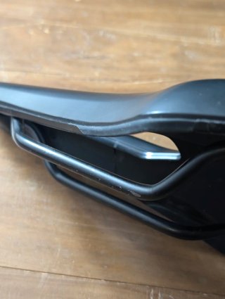 Sillín Fizik Argo Tempo 150mm Negro