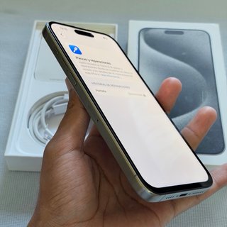 iPhone 15 Pro Max Gris 256GB Batería 88%